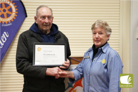 Ron Greagan with president Lesley Brown, officially recognised as a Paul Harris Fellow.