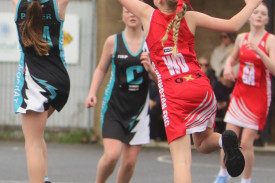 13&-u-netball-7.jpg