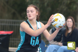 17&u-netball-6-1724220204.jpg