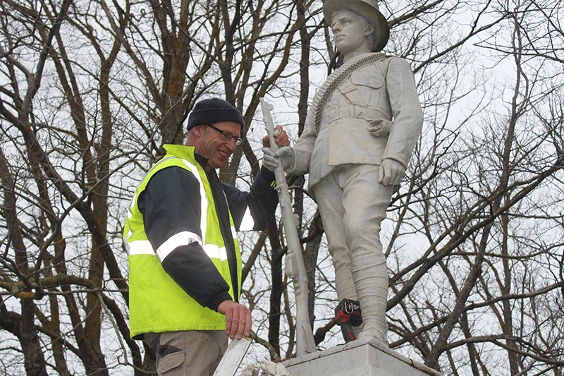 War memorial works start - feature photo