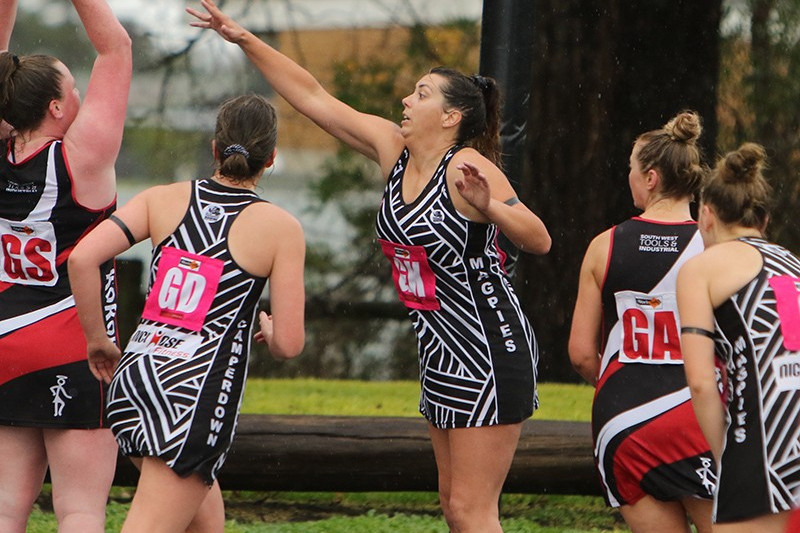 Netballers keep finals hopes alive - feature photo