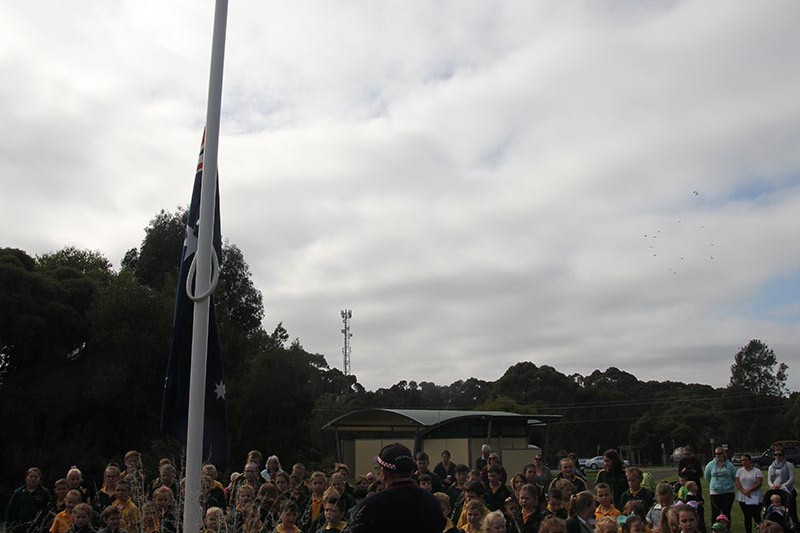 Anzac Day services draw strong support - feature photo