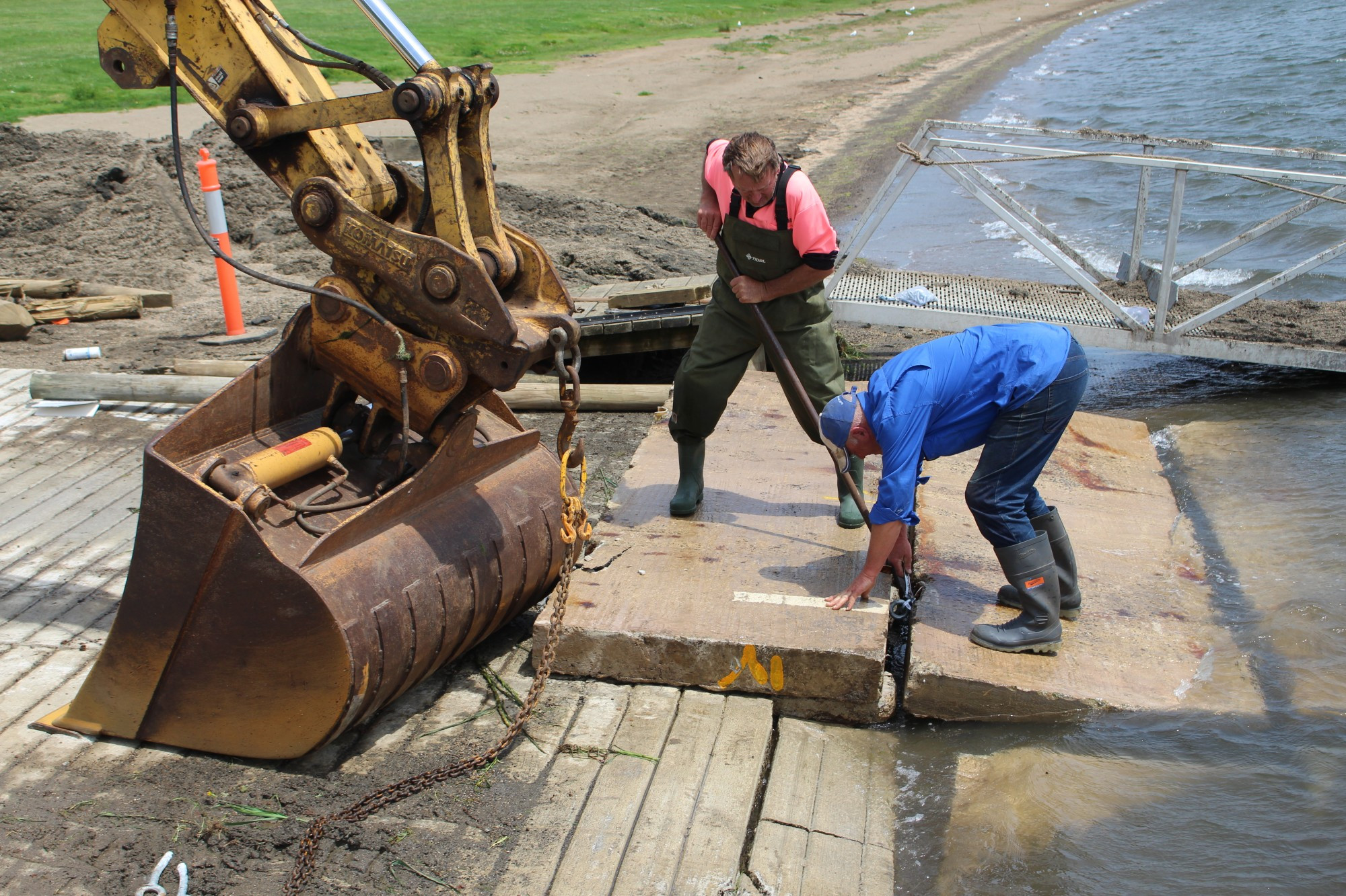 After repeated attempts to repair Lake Bullen Merri’s boat ramp, support is growing for a completely new structure to be designed and built.
