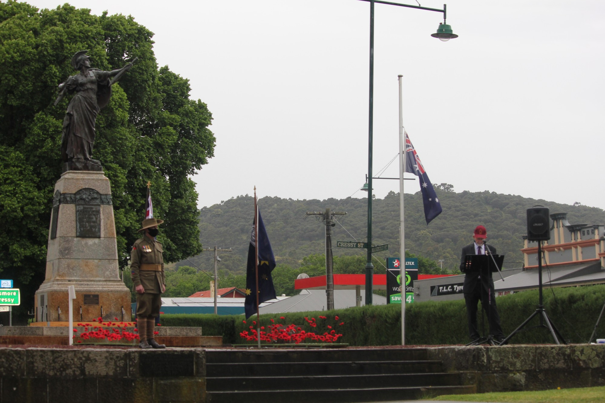 Camperdown RSL president Alan Flemming leads a Remembrance Day service.