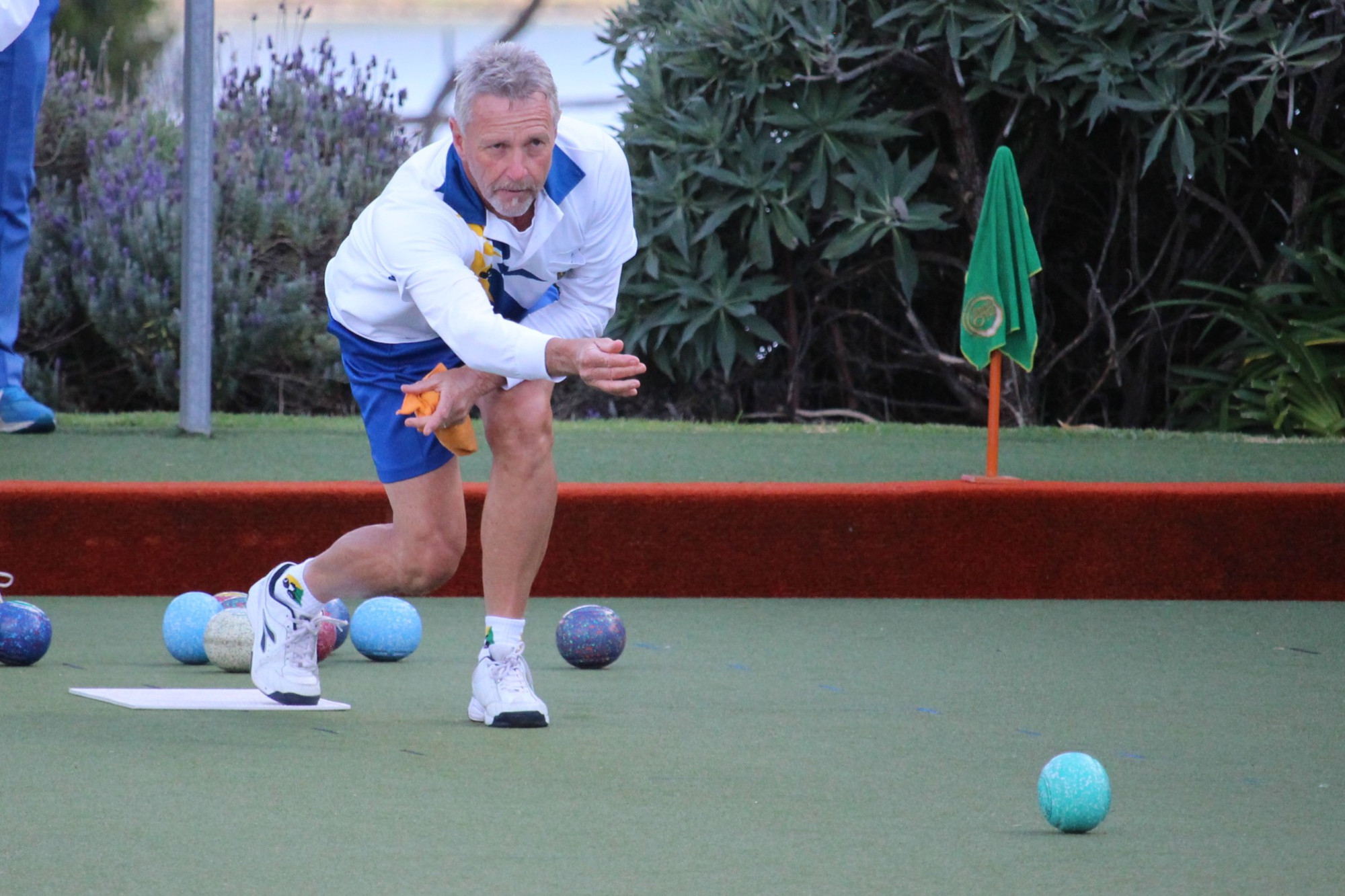 Ian Henderson rolls down a bowl in his side’s 10 shot elimination final victory over Colac Central last Sunday. Camperdown will take on Colac City for a berth in this season’s grand final tomorrow (Saturday).