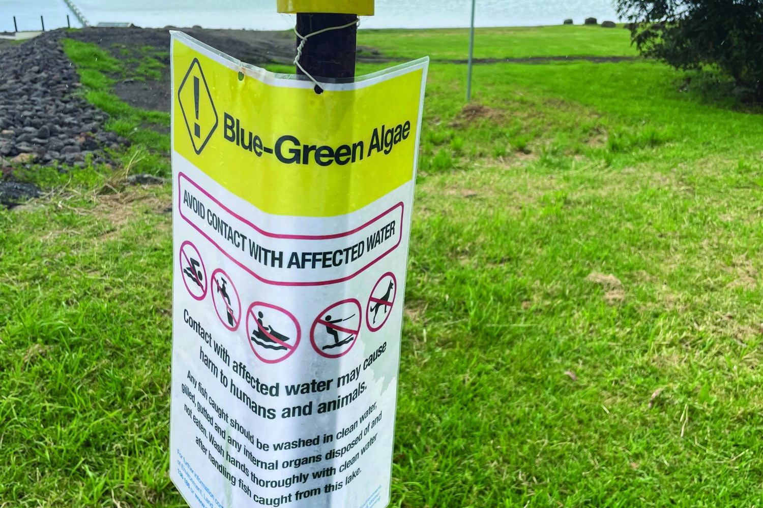 Lake Bullen Merri users reminded to avoid water - feature photo