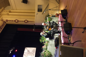 Fiona Ross and Shane O’Mara perform during the sold-out Gala Dinner. 