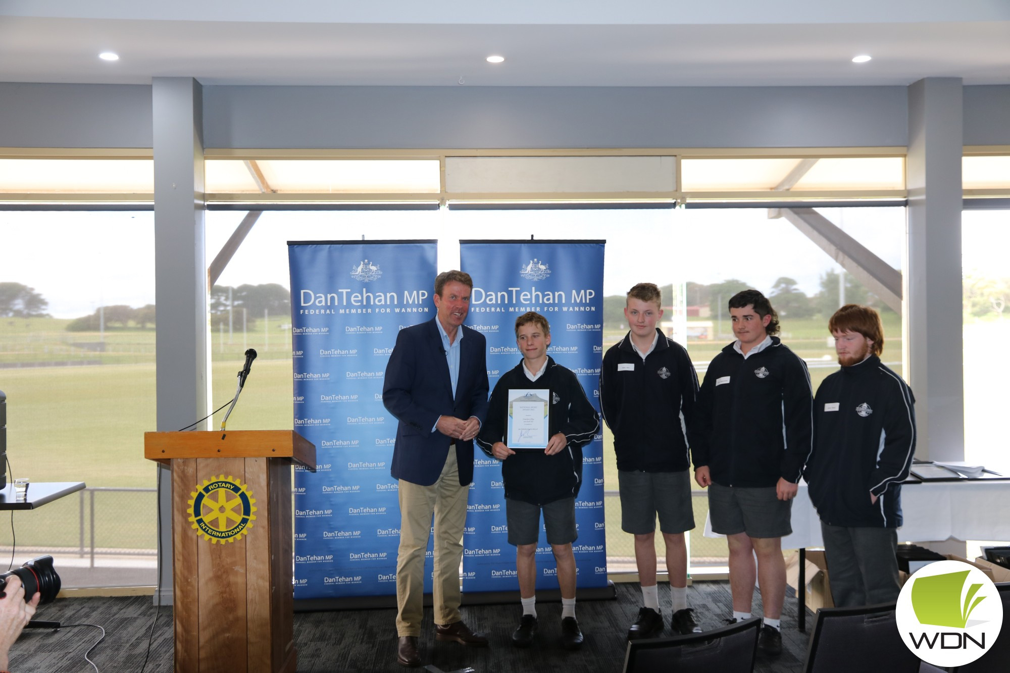 Camperdown College lawn bowls team.