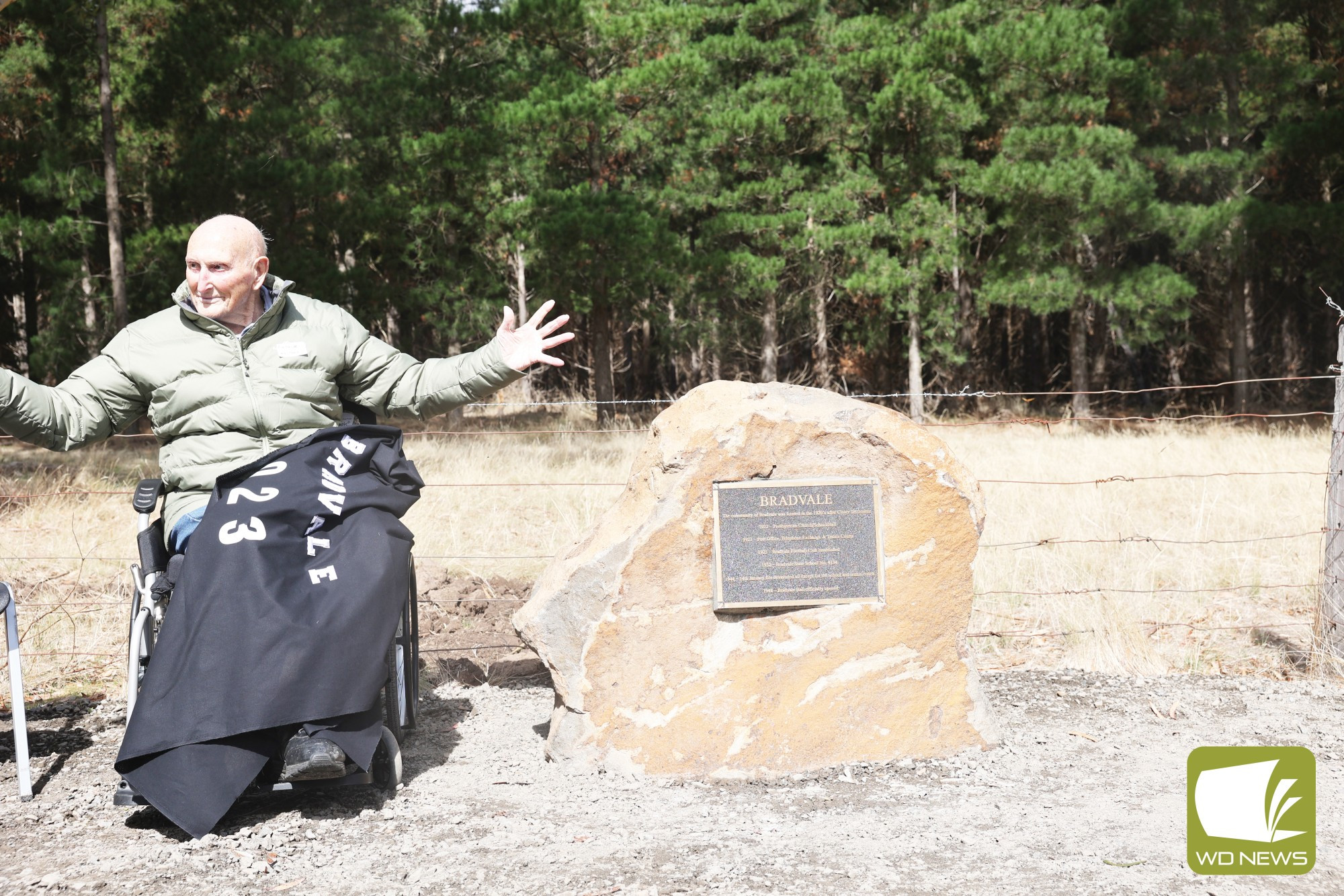 Grand unveiling: Arthur Welfare proudly unveils a plaque commemorating the settlement of Bradvale.