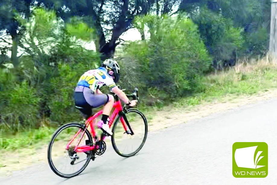 Lewie West in the junior cycling race at Camperdown.