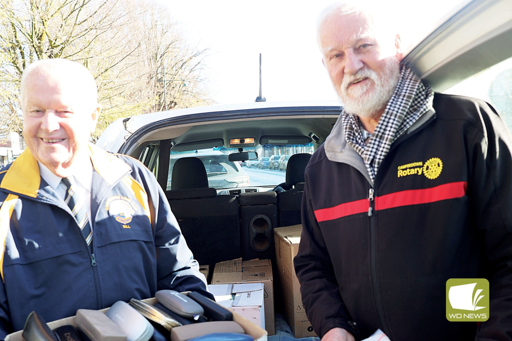 Collecting for good: Camperdown Lions Club member Bill Duncanson and Rotary Club secretary Graeme Fischer are collecting glasses for a good cause.