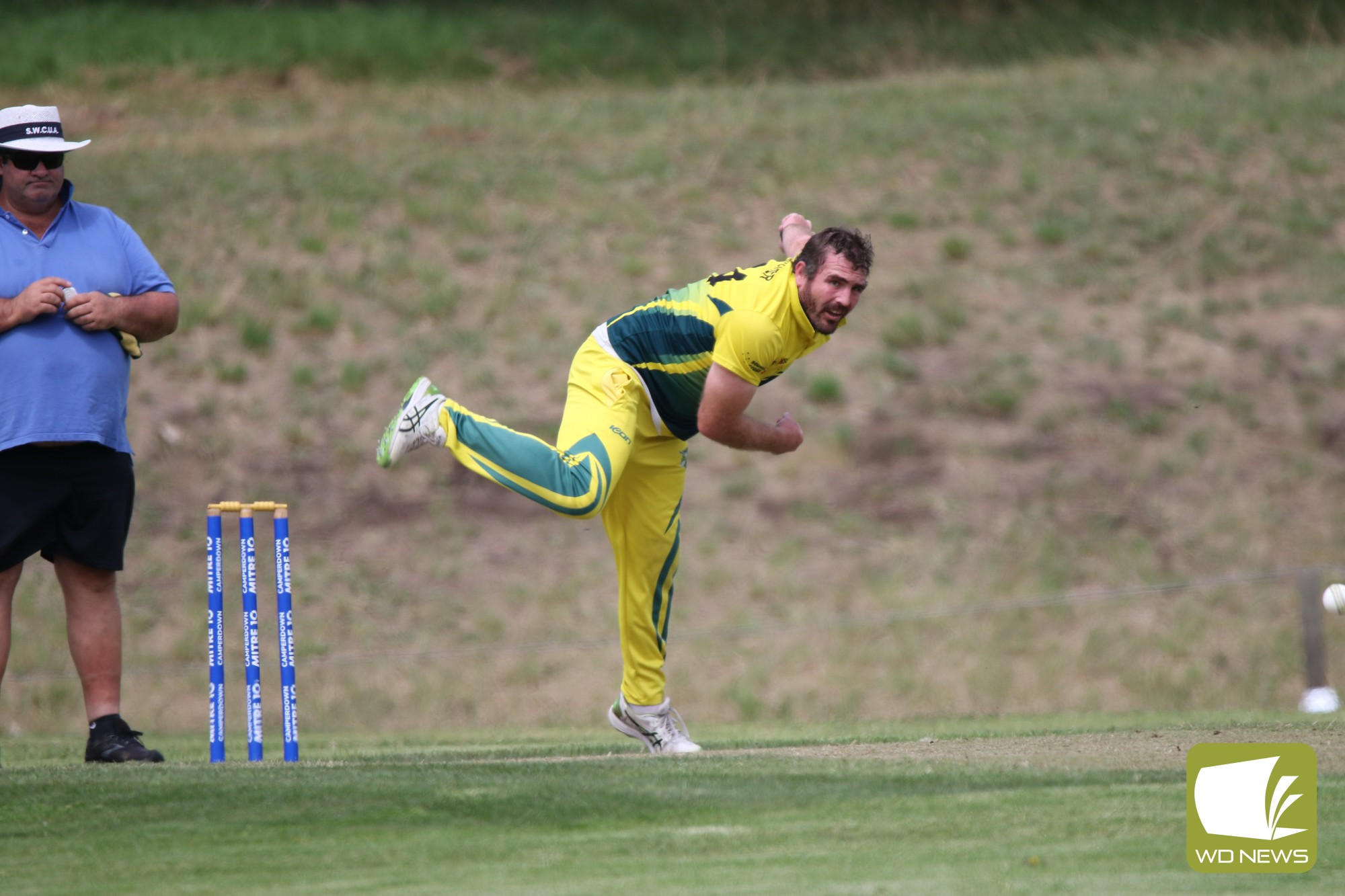 Stephen Fisher sends one down during Camperdown’s clash with Noorat last weekend.