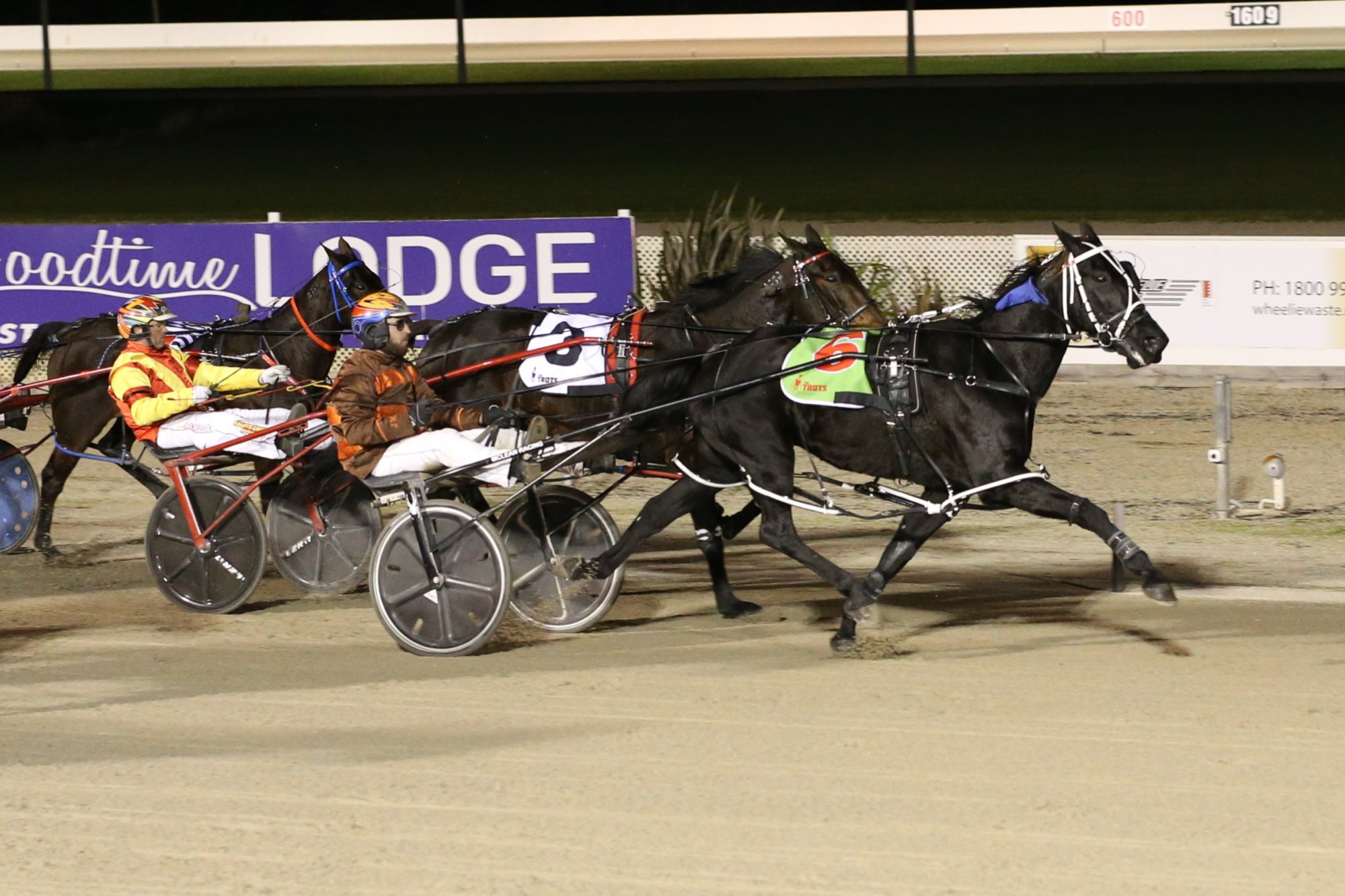 Troubador and Tim McLean continued their impressive partnership, scoring a strong win in the Morsbearings Pace.