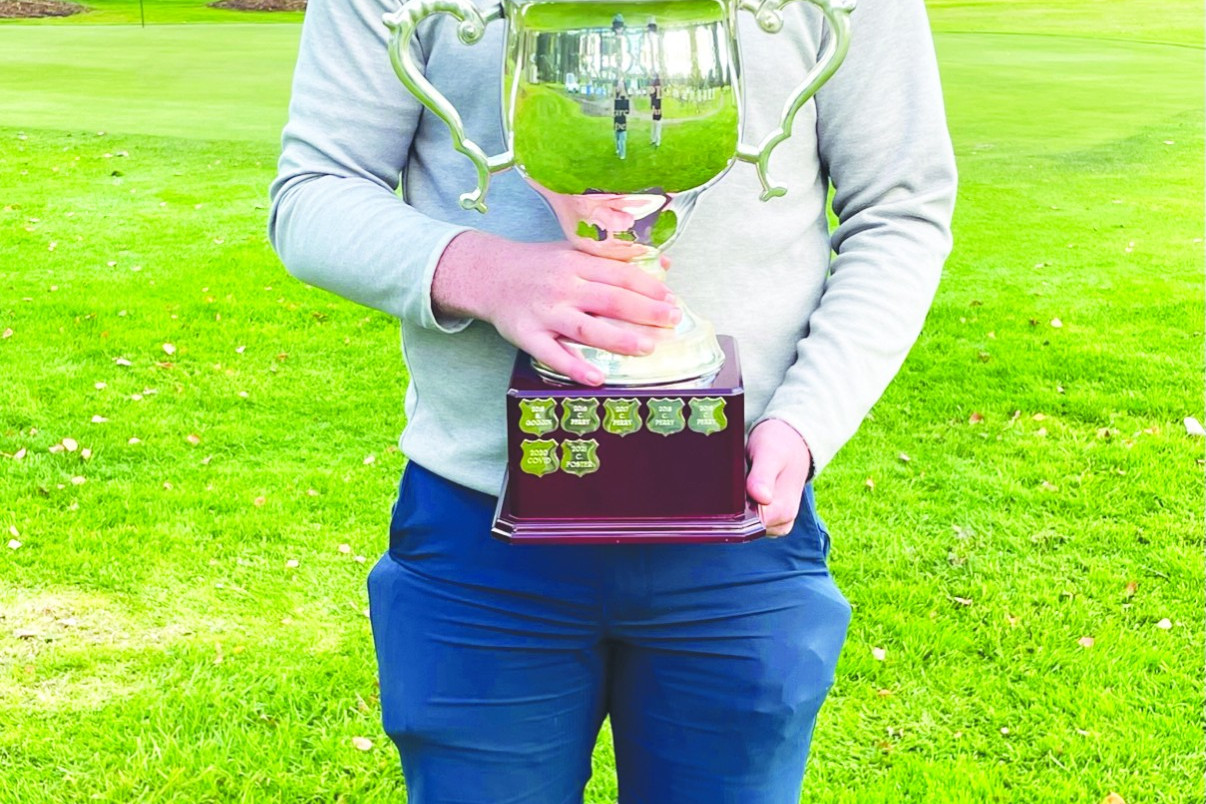 George Beasley won both the Marc Leishman trophy and the K.G. Horne memorial trophy at the WDGA championships at Terang at Sunday.