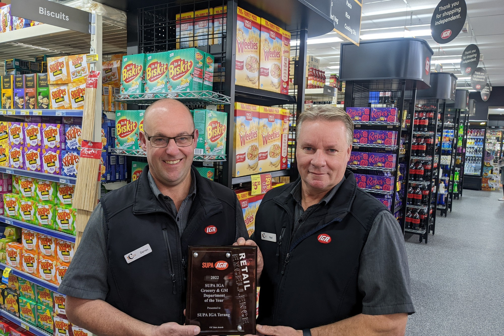 Award-winning: Terang IGA Co-op Assistant supermarket manager Darren Gee and supermarket manager Paul Bailey celebrate a big win as Victoria’s best IGA store for groceries and general merchandise.