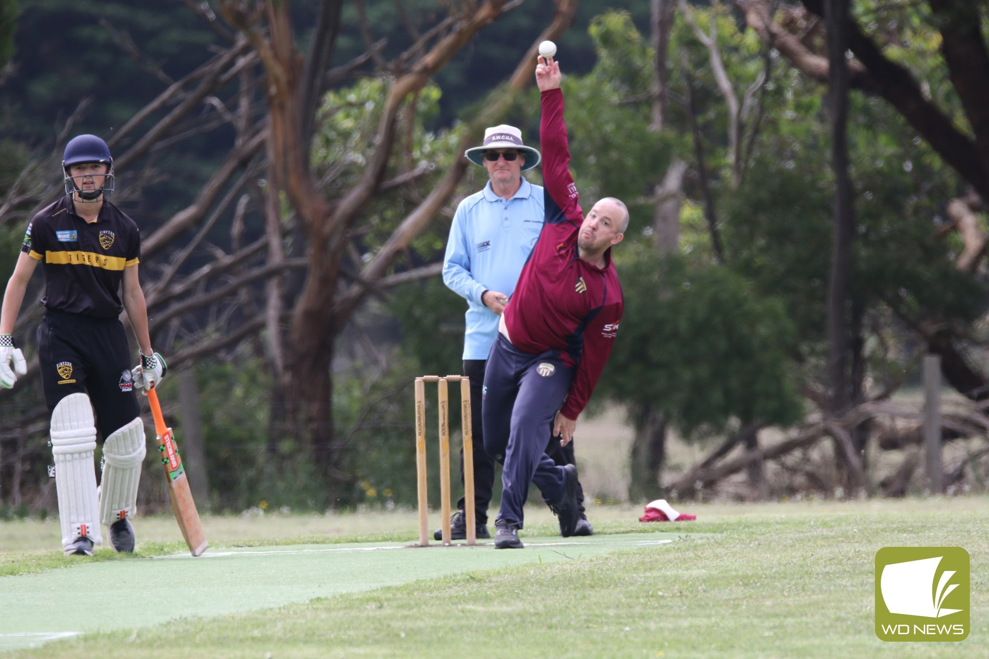 Noorat’s Martin Wynd sends one down the pitch during last Saturday’s semi-final.