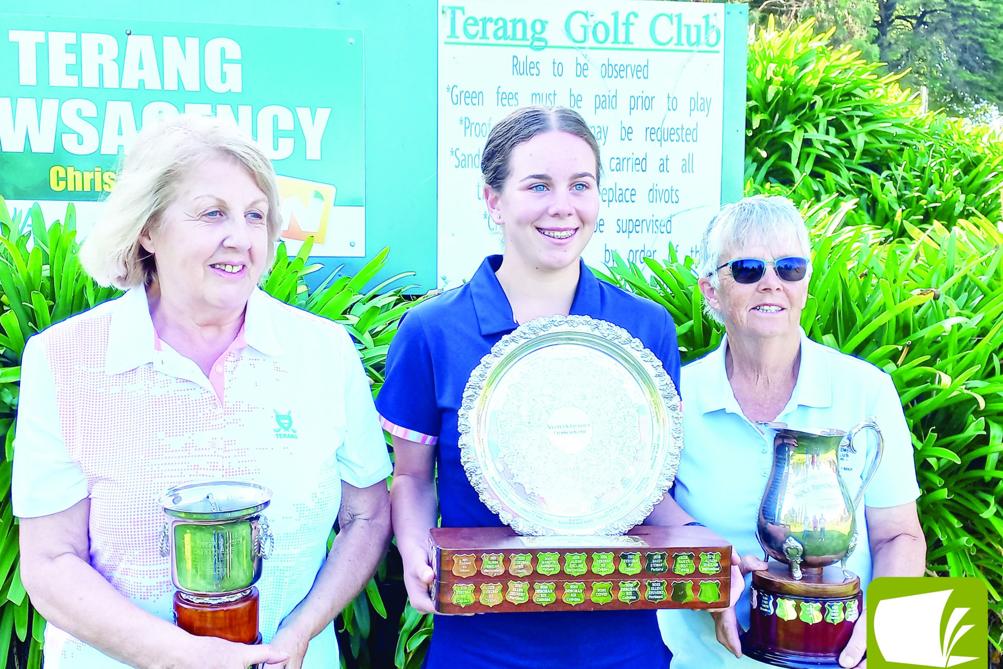 Bronze II winner Jane Heffernan (left) with Molly O'Brien and Bronze I Winner Glenys Dixon.