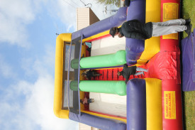 Youngsters enjoy the kids’ entertainment options. 