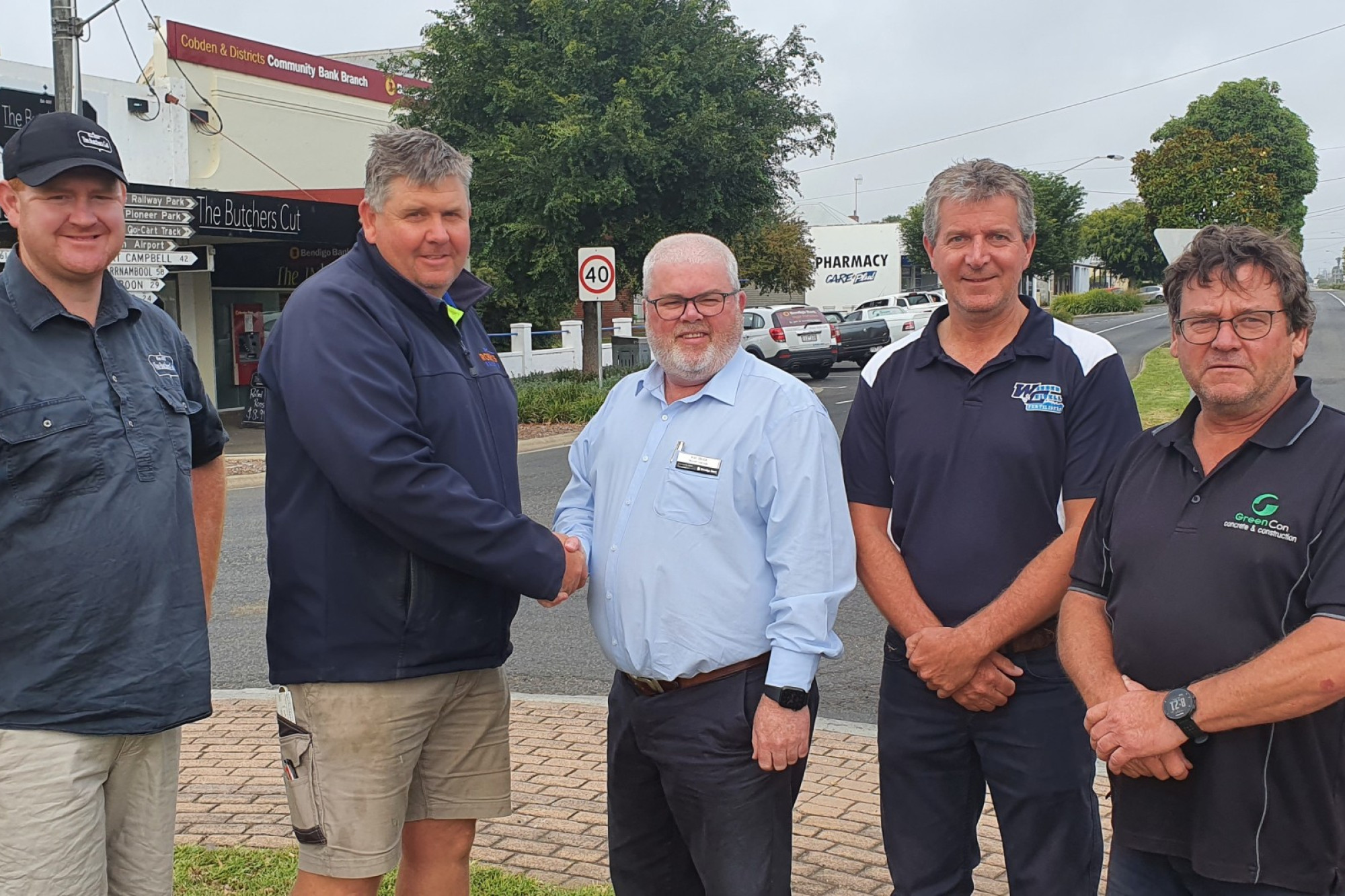 Terms agreed: Cobden Community Bank manager Ken Black (third from right) and Cobden Business Network (CBN) chair Mark Roberts (second from left) met on Friday to confirm details of the bank’s contribution towards the CBN’s quest to appoint a business and economic development consultant for the Cobden area. Fellow CBN members Marlin Carrigan-Walsh (left), Andrew Chivell and James Green are among those supporting the project which is building strong momentum.
