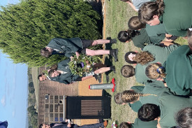 Cobden Technical School students Danielle Schmidt and Brodie Eddy lay a wreath.
