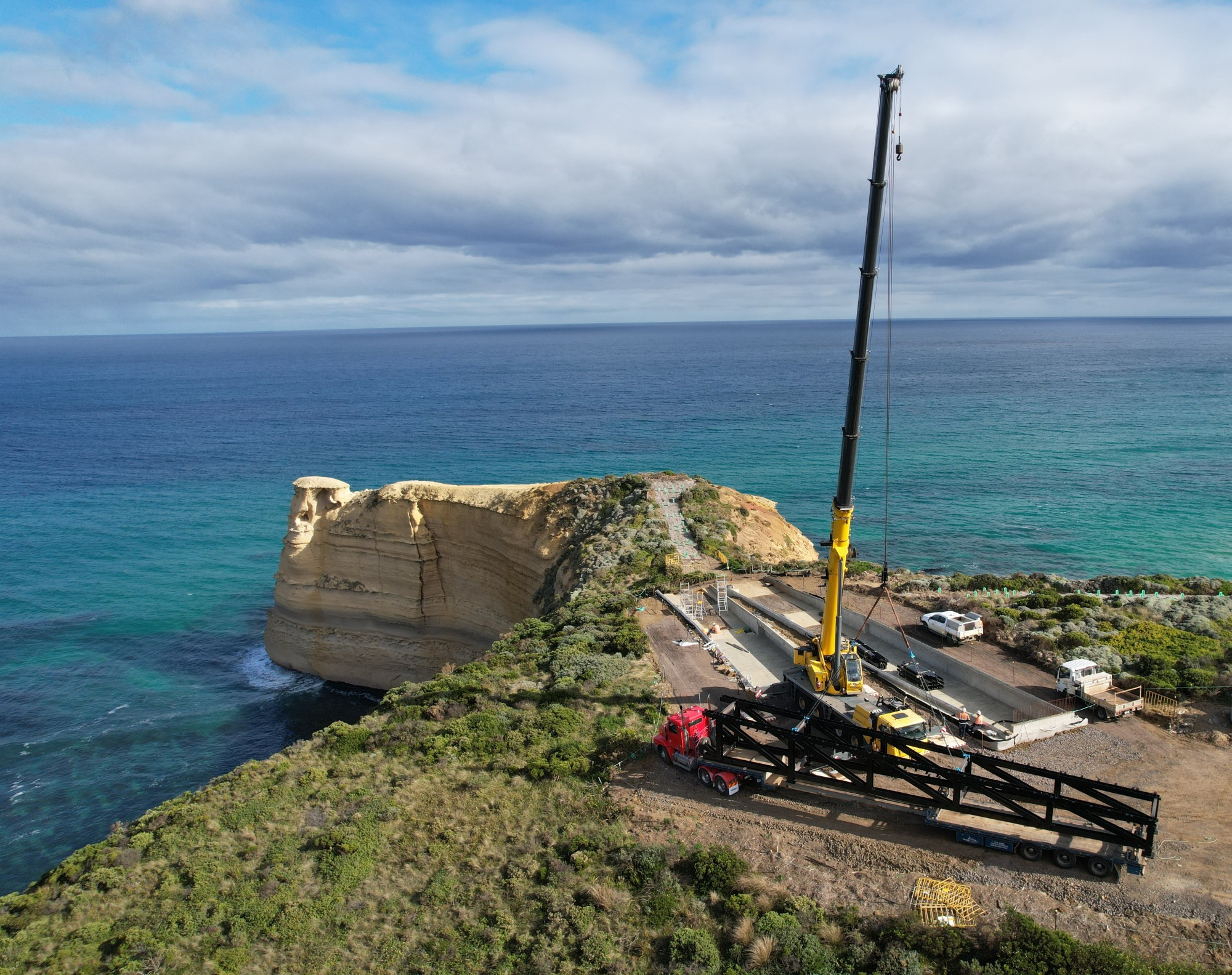 Stage one: The first section of the project has now been completed, with steel frames for the lookout’s unique ‘clapsticks’ design being installed in accordance with the artists impression.