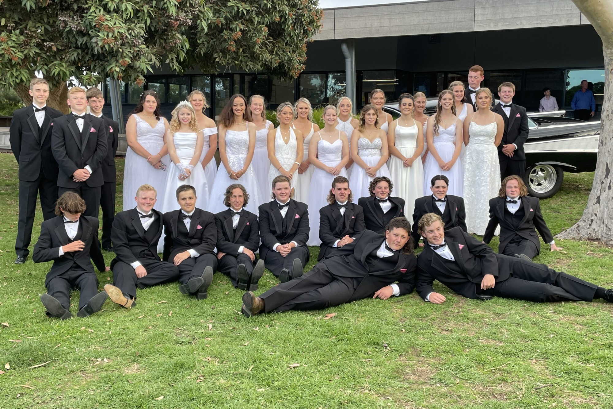 Debutantes shine in Timboon - feature photo