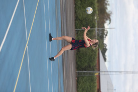 Hollie Castledine launches a counterattack from the back-court. 