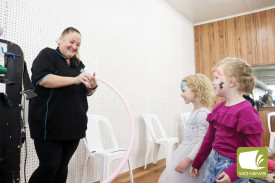 Youngsters were wowed with balloon animals. 