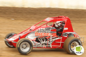 Sam Wren led all the way to win the Front Row Challenge for Wingless Sprints. Photo Geoff Rounds. 