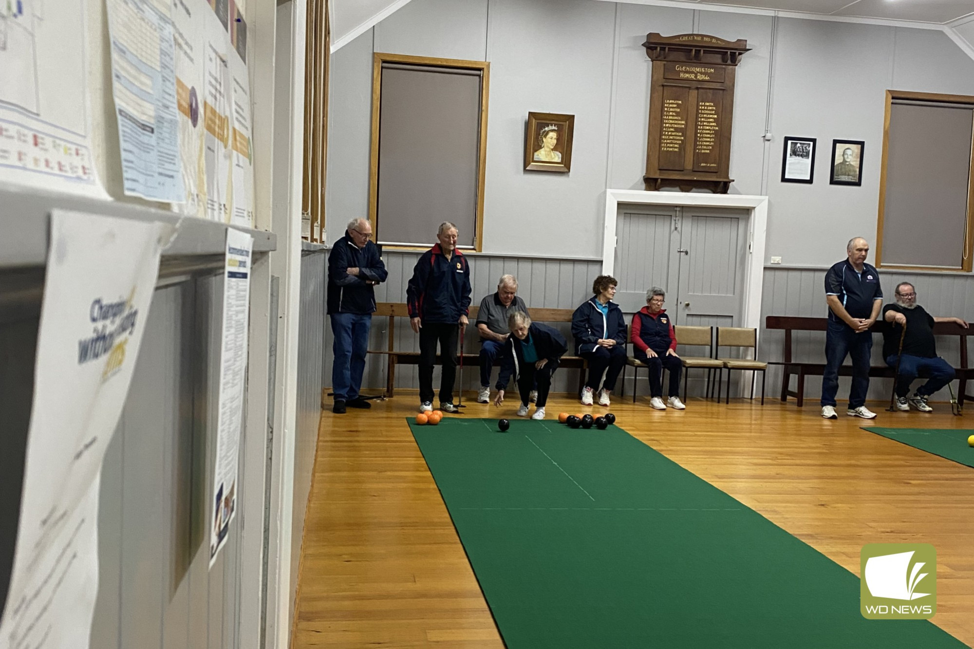 In Division 3, Scotts Creek 2 Lead Audrey Armistead plays her first bowl against Glenormiston 3.