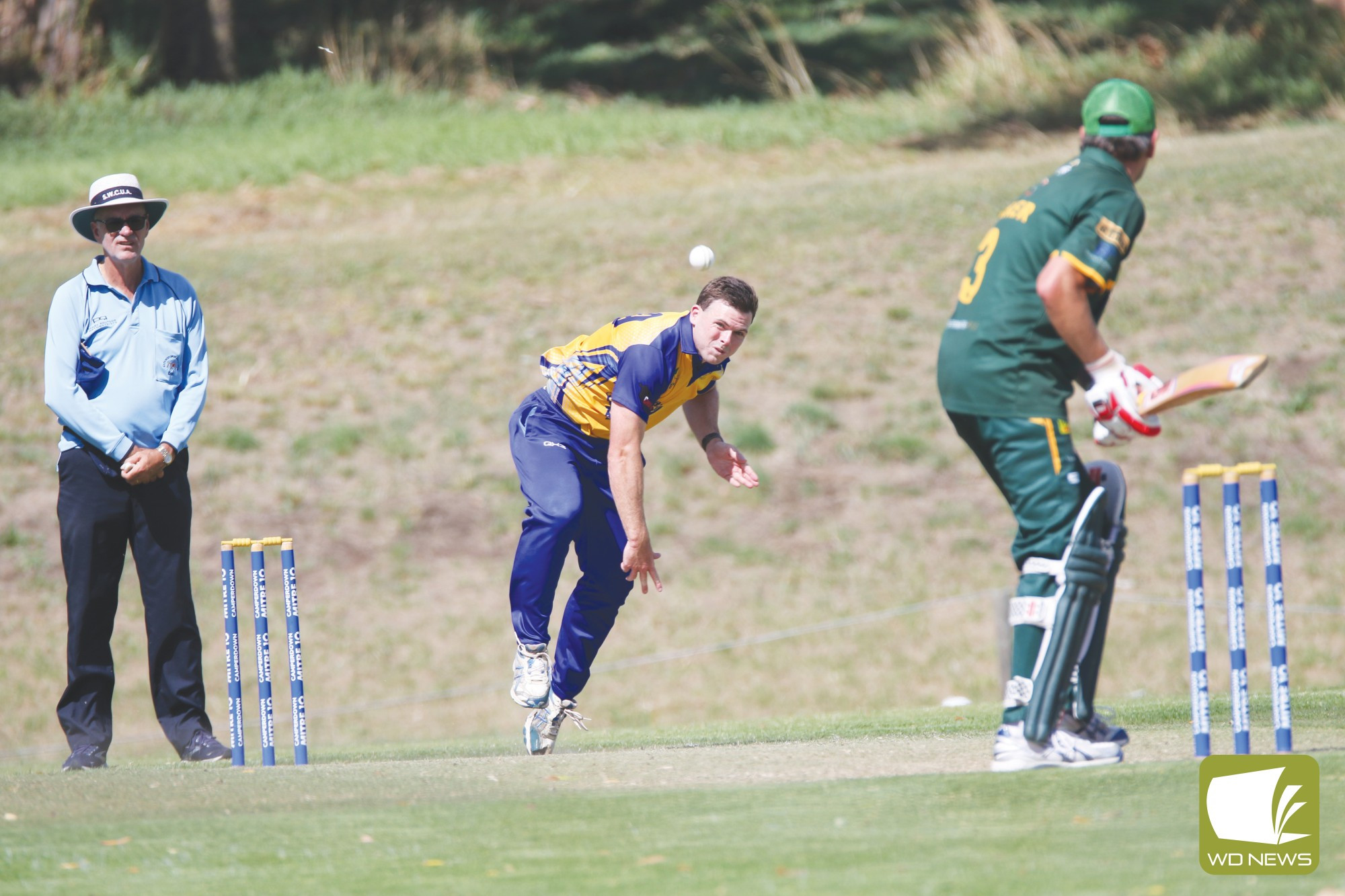 Angus Uwland sends one down the pitch during last weekend’s grand final.