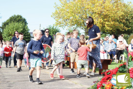 Cobden Kindergarten children were among those to place a wreath. 