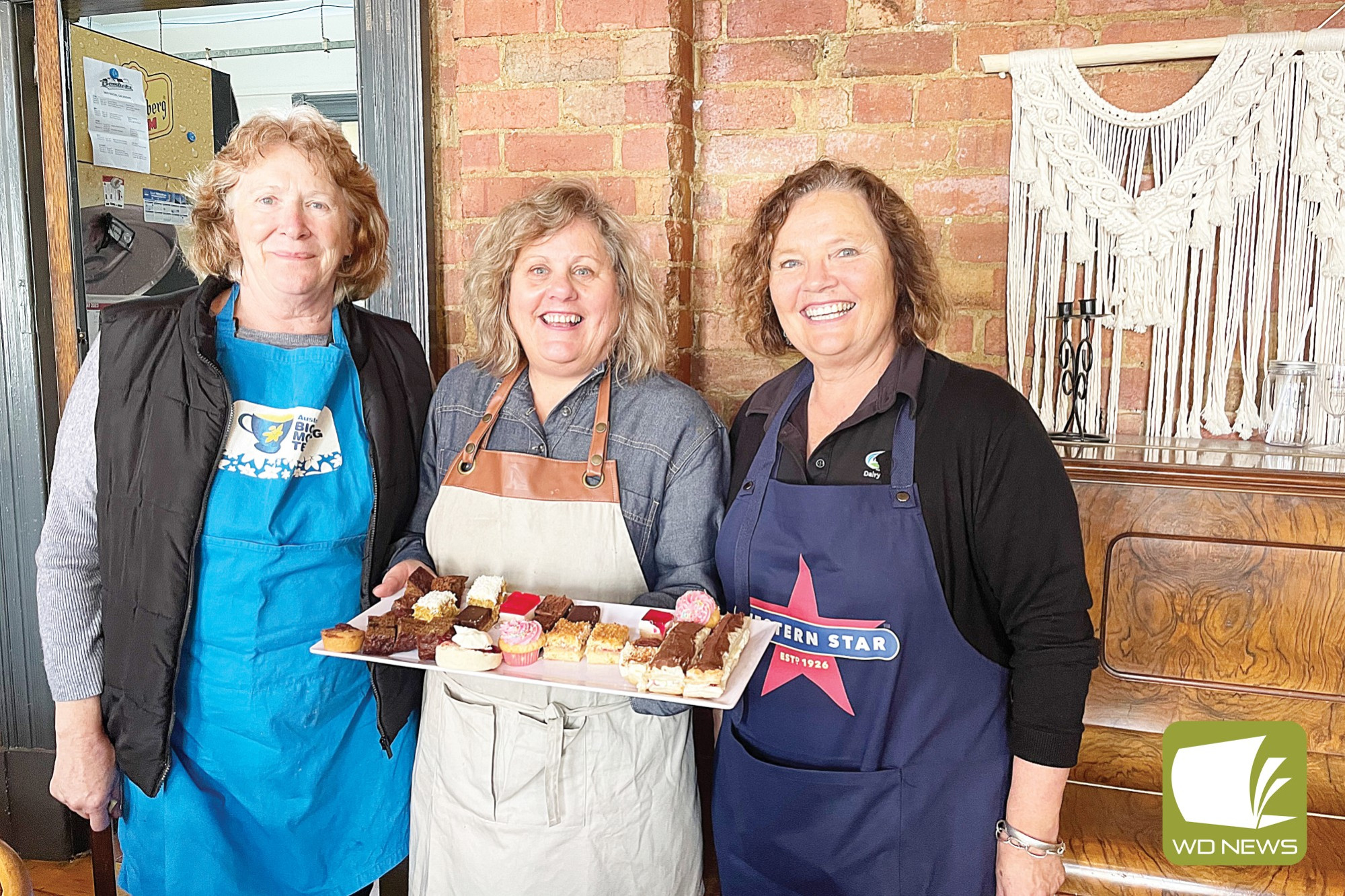 Jan Stewart, Jenny Bongers and Jezzy Bevin at Cobden’s Biggest Morning Tea.