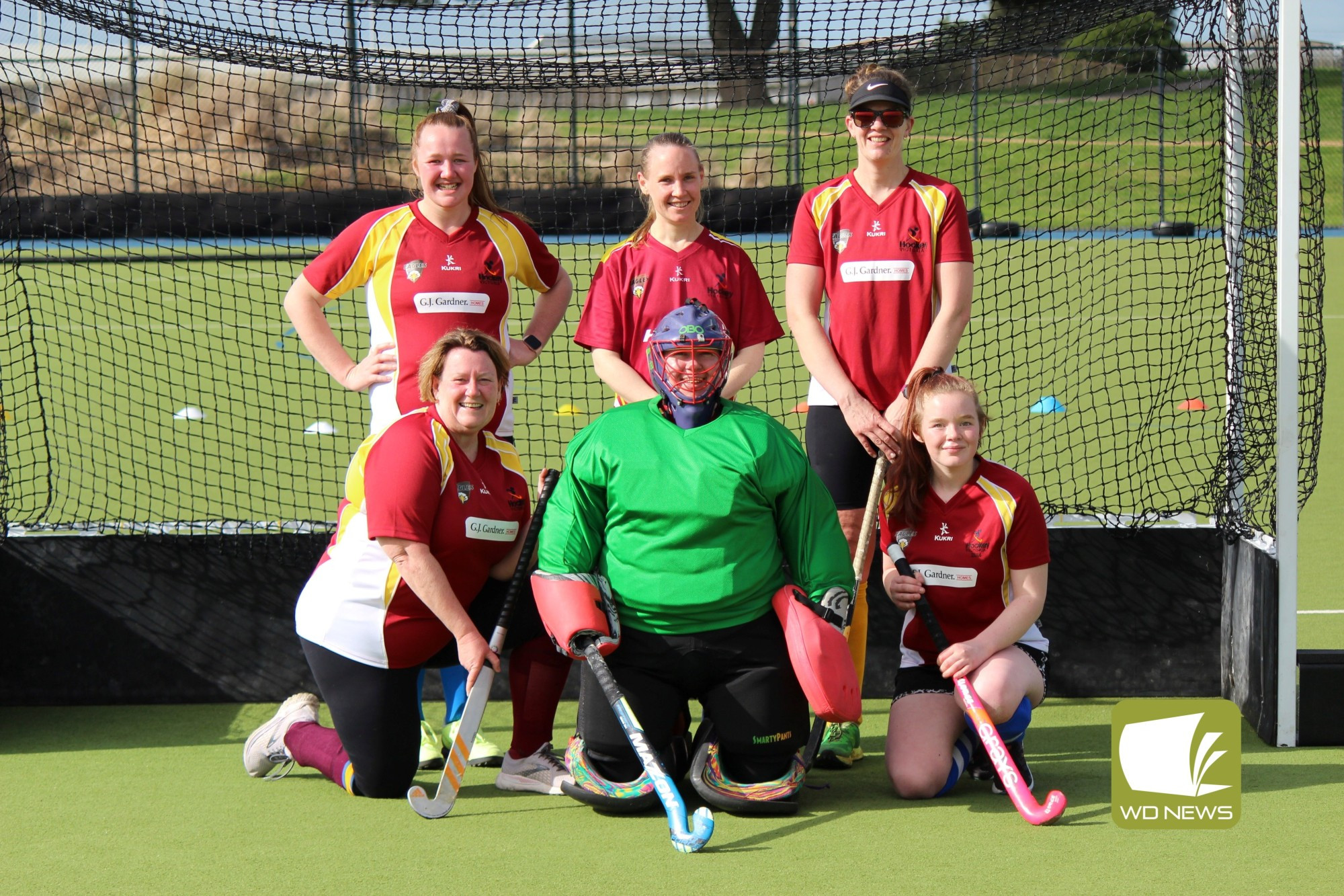 Hockey finals start - feature photo