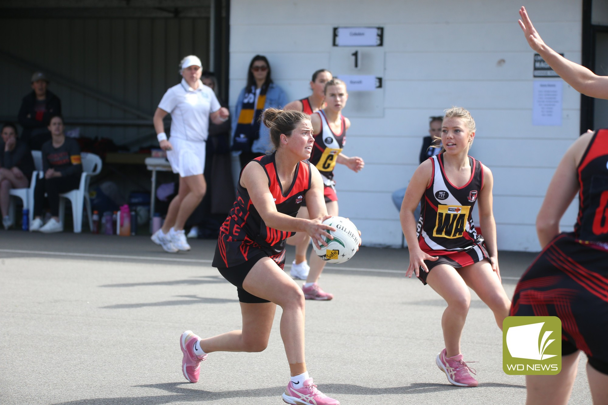 FINALS FEVER- Cobden V Koroit- Bombers impressive - feature photo