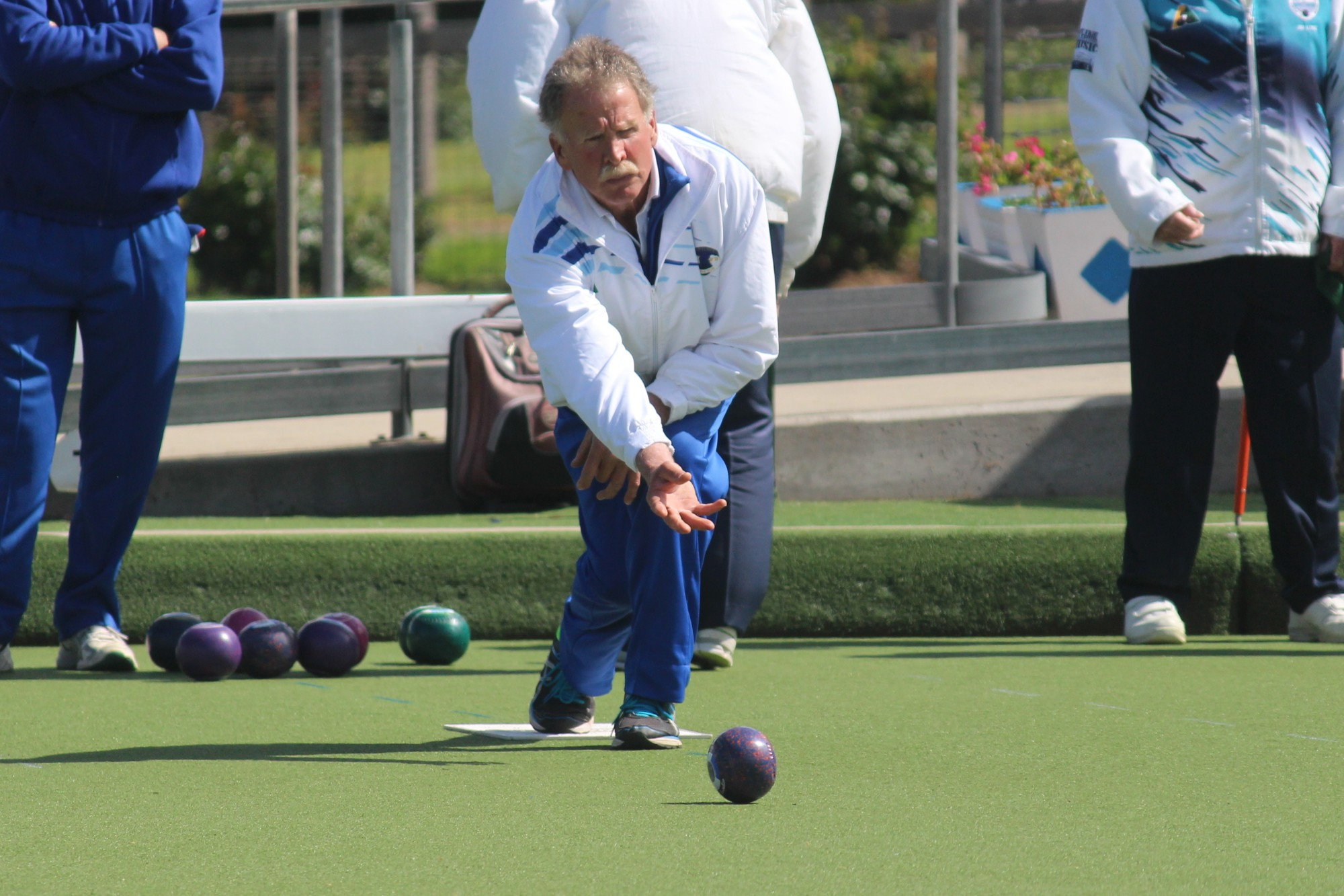 Clive Baxter was a member of Mortlake’s sole winning rink last Saturday but his side suffered a 13 shot defeat to finish the Western District Bowls Division pennant season.