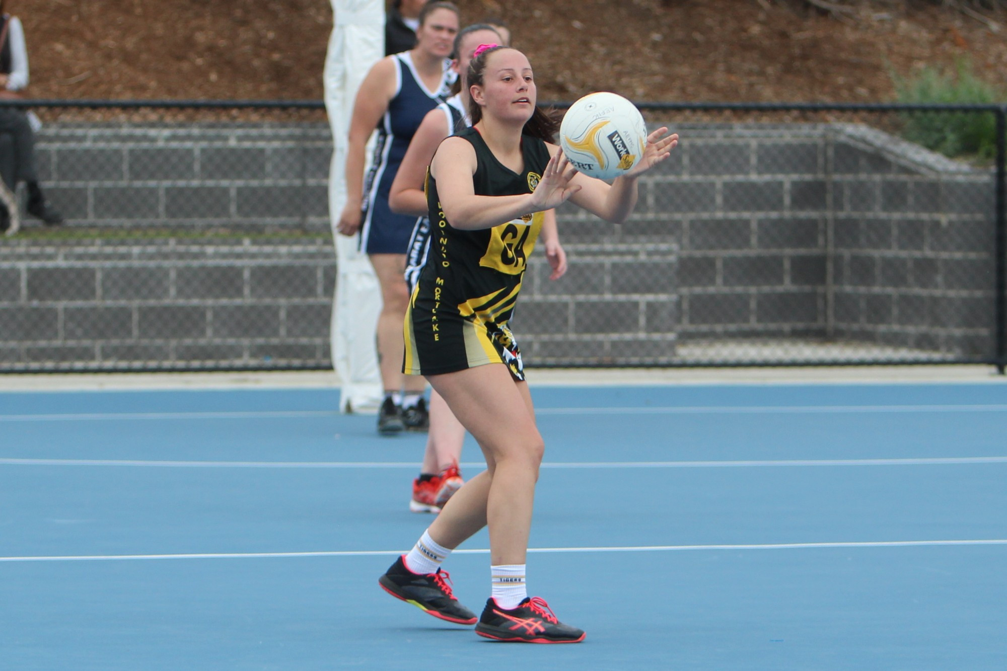 Best on court: Ash Spokes was Woorndoo Mortlake’s best in its 16 goal A grade netball win over Glenthompson Dunkeld last Saturday.