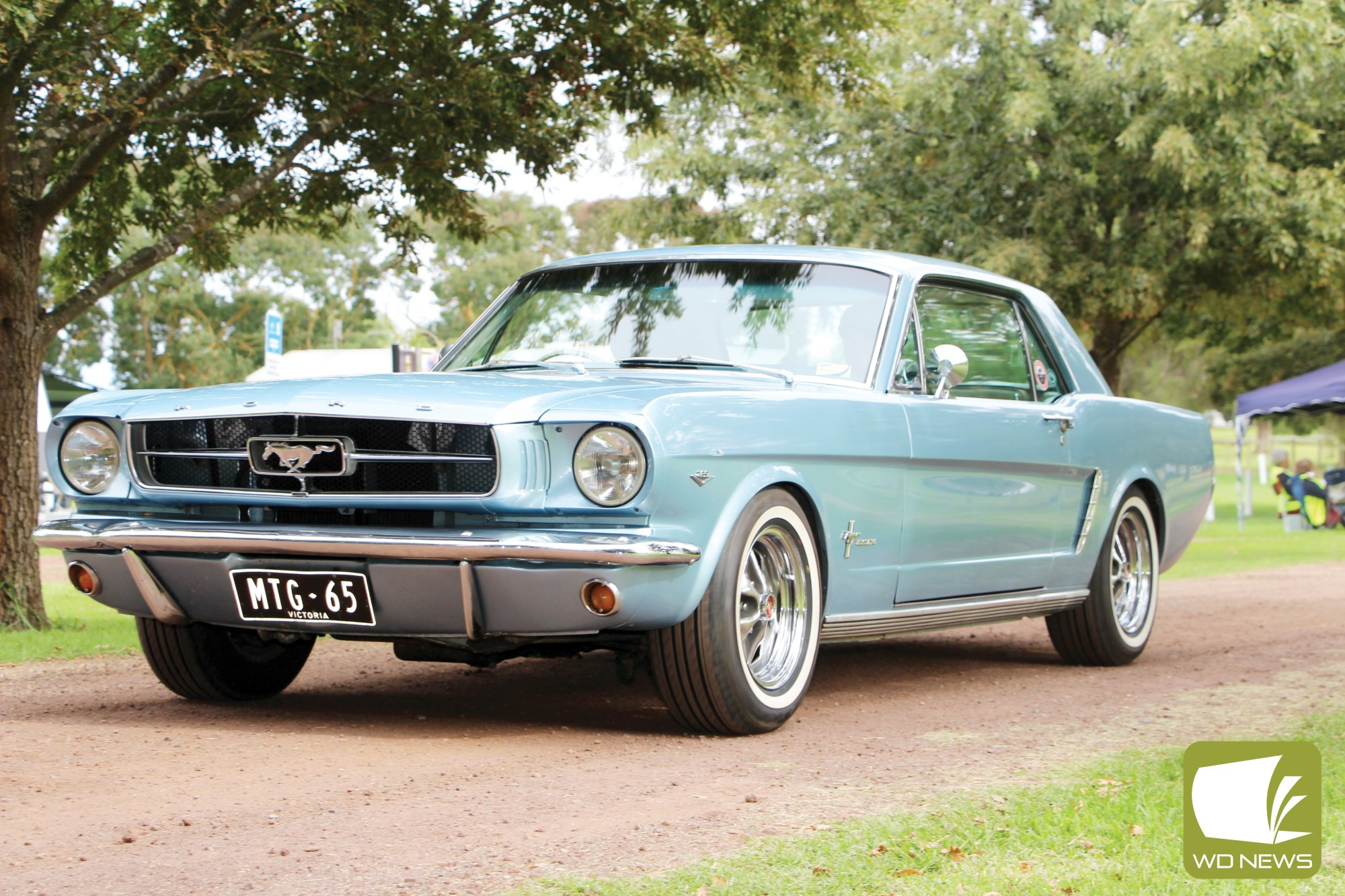 Iconic vehicles cruise through Mortlake - feature photo