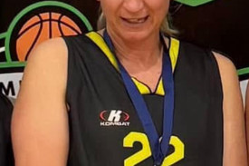 basketball-senior-womens-most-valuable-player-sarah-davis.jpg