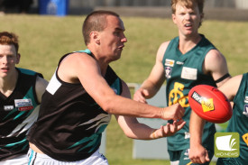 footy—-kolora-noorat-v-old-collegians-7.jpg