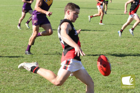 footy—-port-fairy-v-cobden-4.jpg