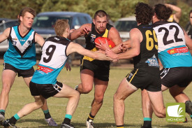footy—-woorndoo-mortlake-v-pumas-13.jpg