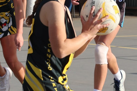 netball—-woorndoo-mortlake-v-pumas-5.jpg