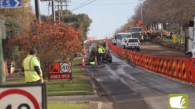 Water leak closes highway