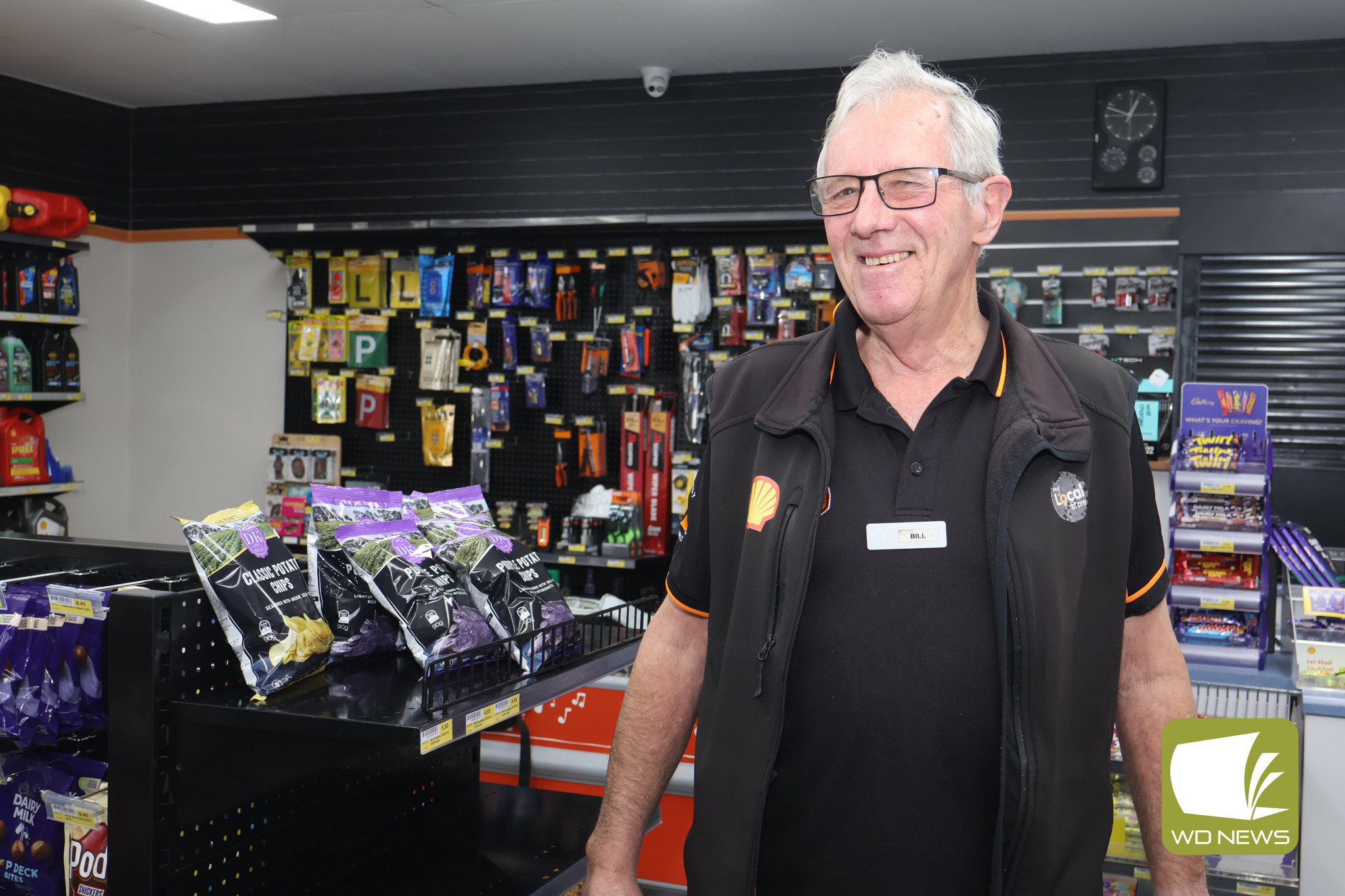 All the best: Bill Buntine will wrap up his responsibilities this week after more than 20 years behind the counter at the Mortlake Shell petrol station.