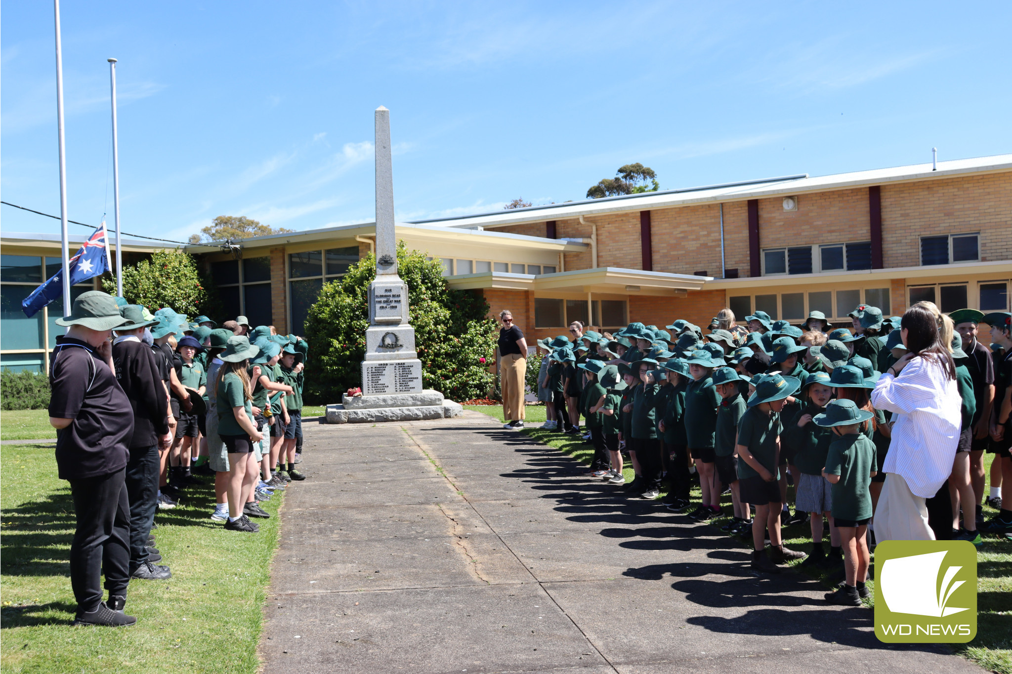 Cobden Primary School students and staff paid their respects at Monday’s Remembrance Day service.