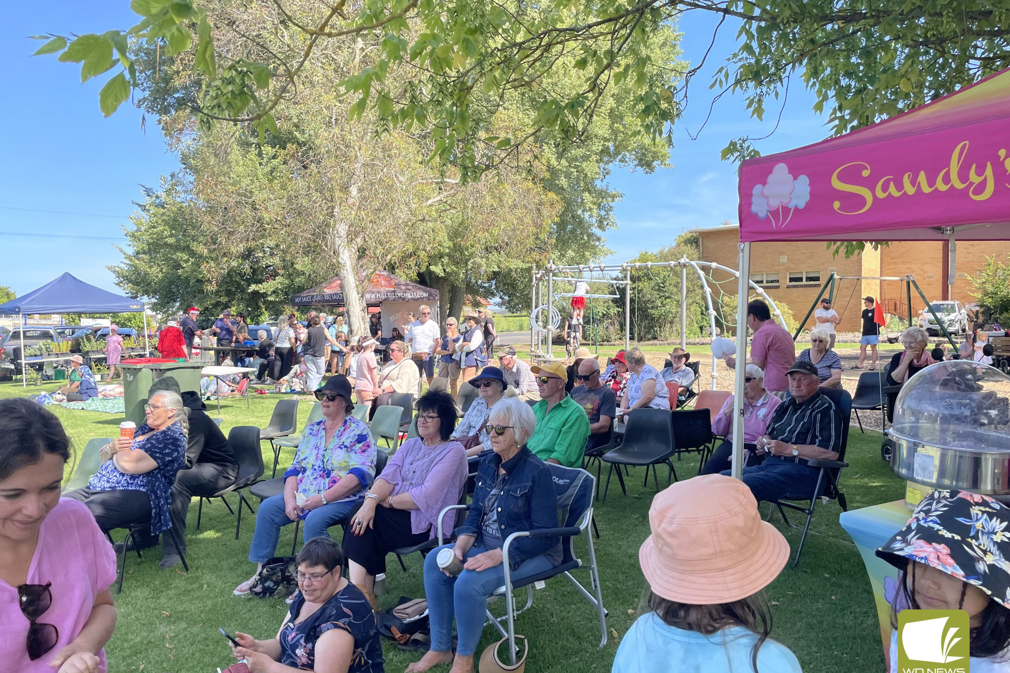 Cobden locals settled into enjoy Christmas-On-Apex on Sunday.