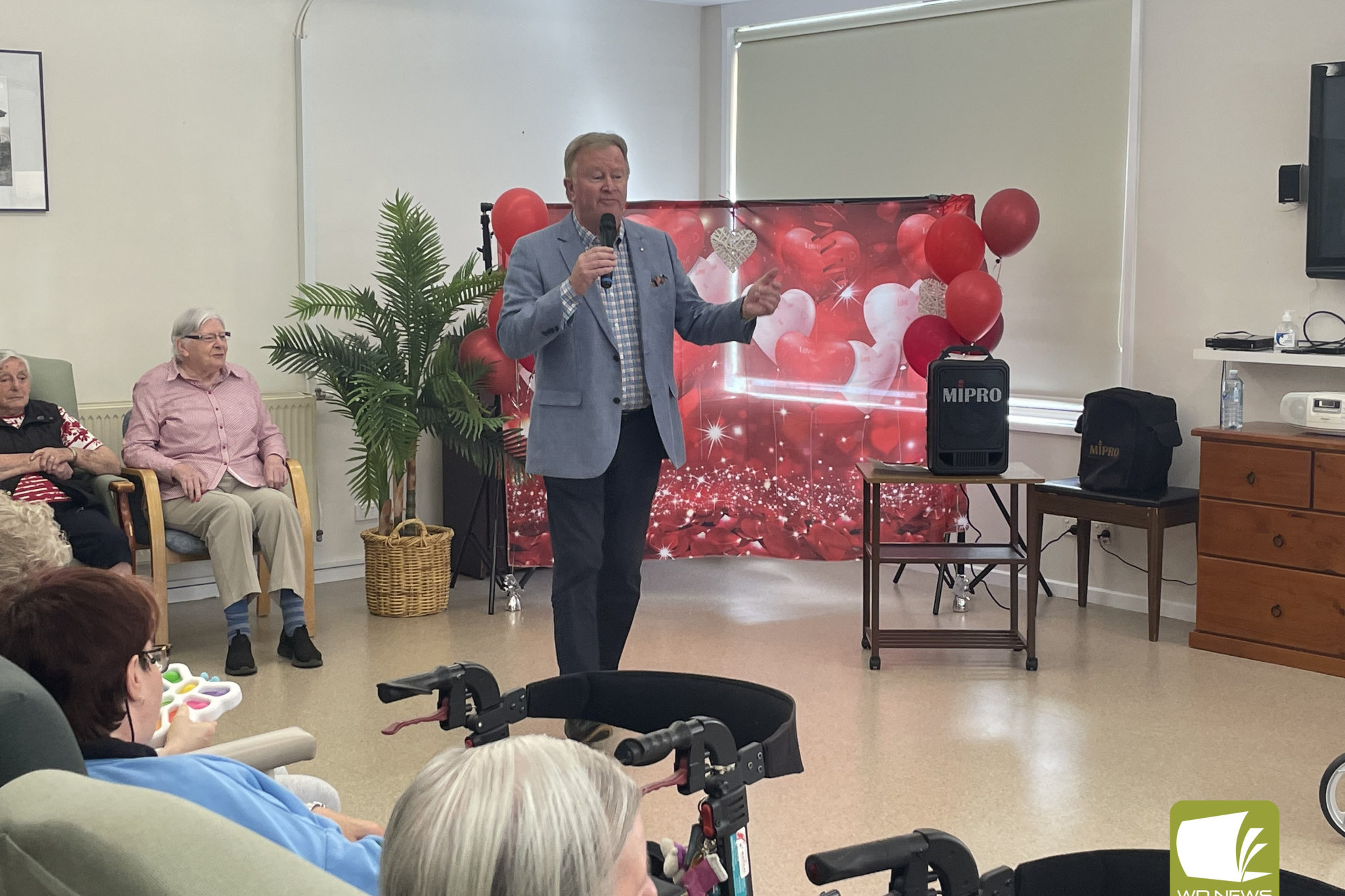 Special visit: Icon Dennis Walter sent time performing for residents at Cobdenhealth on Friday.