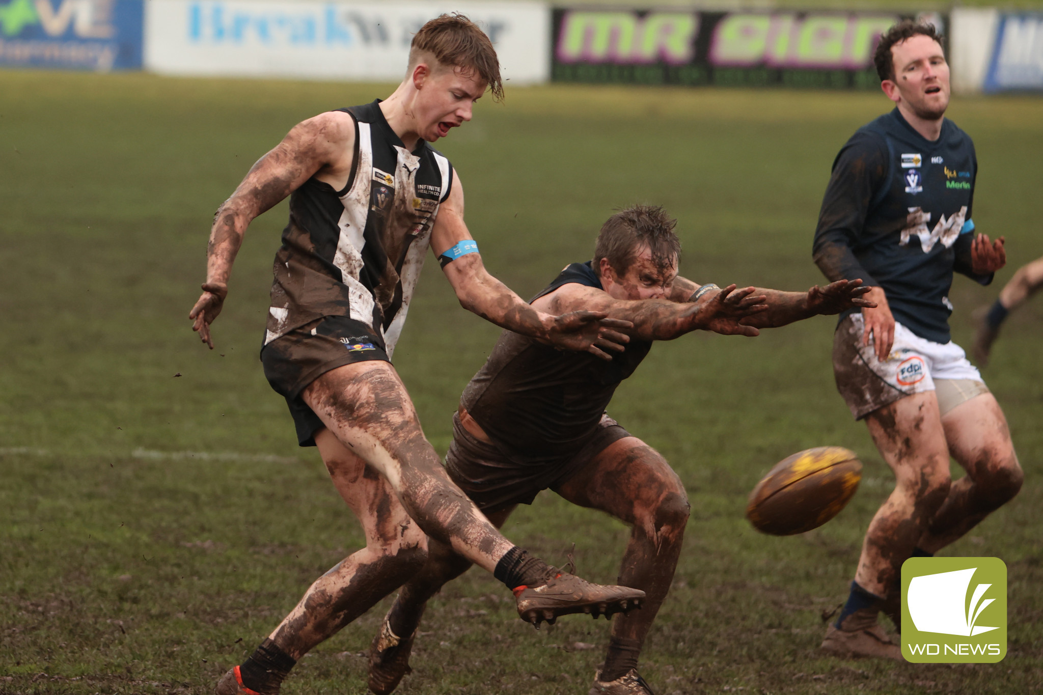 Magpies snatch victory - feature photo