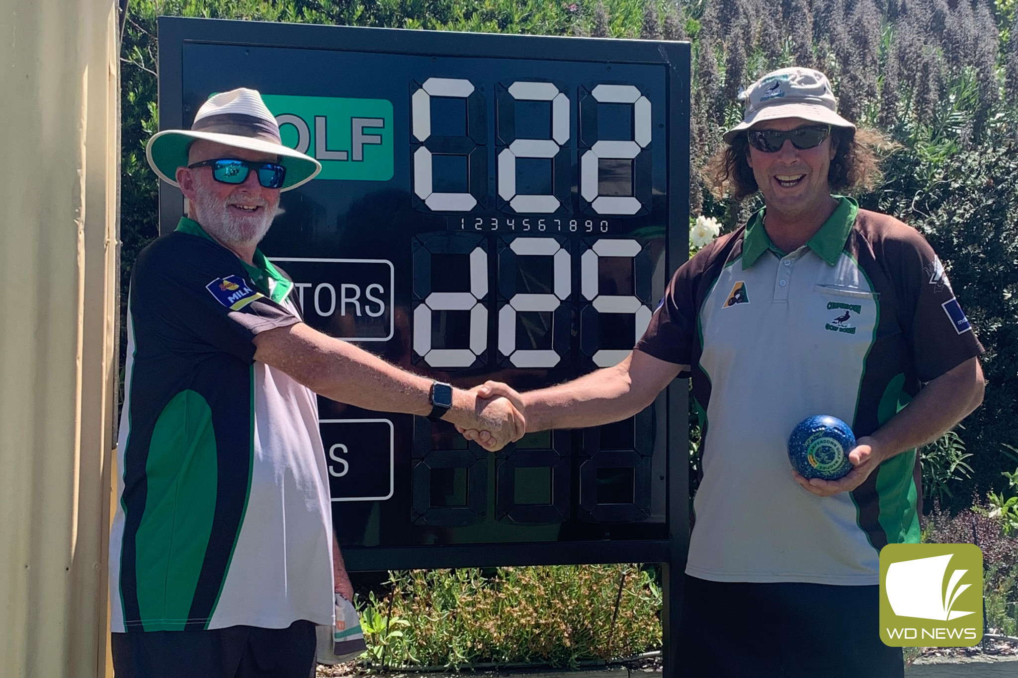 Camperdown Golf Bowls singles champion David Bateman and runner-up Craig Skene.